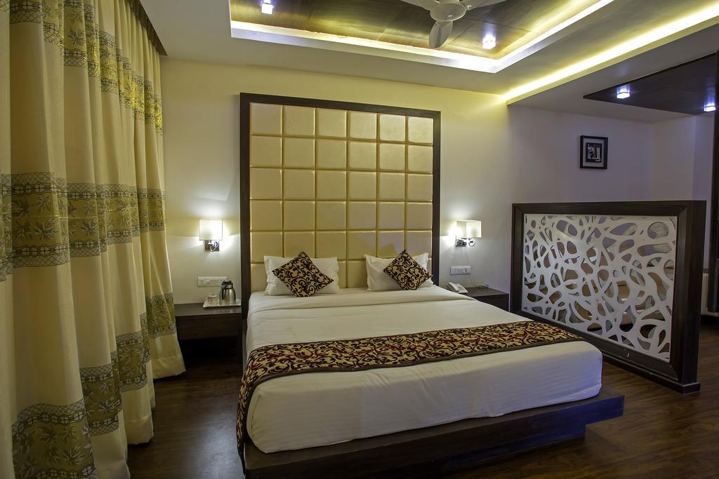 מלון Morbi Ravi Residency חדר תמונה