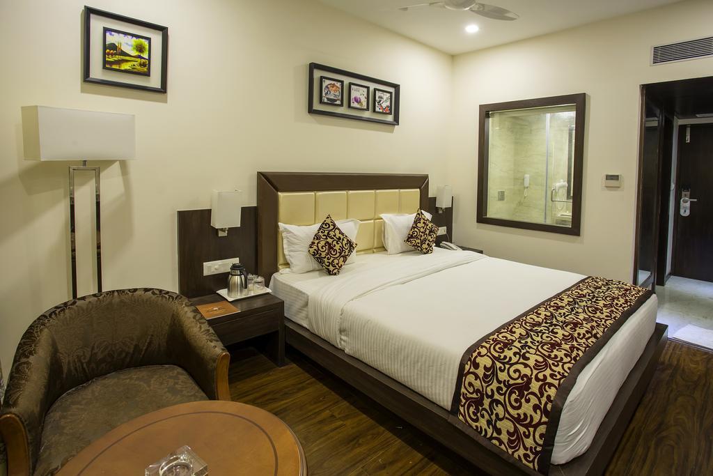 מלון Morbi Ravi Residency חדר תמונה