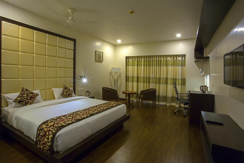 מלון Morbi Ravi Residency חדר תמונה