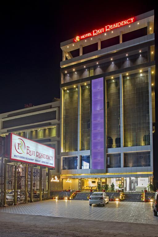 מלון Morbi Ravi Residency מראה חיצוני תמונה