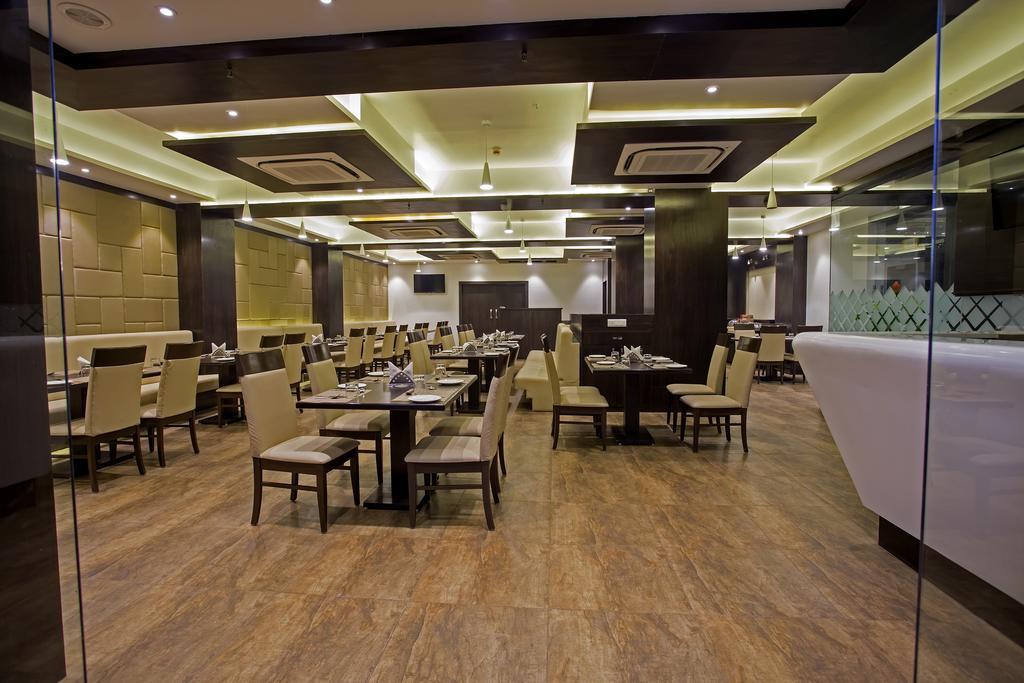 מלון Morbi Ravi Residency מראה חיצוני תמונה